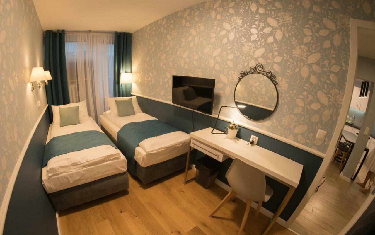 Apartament Hotel Grzybowska 9 Varşova Dış mekan fotoğraf