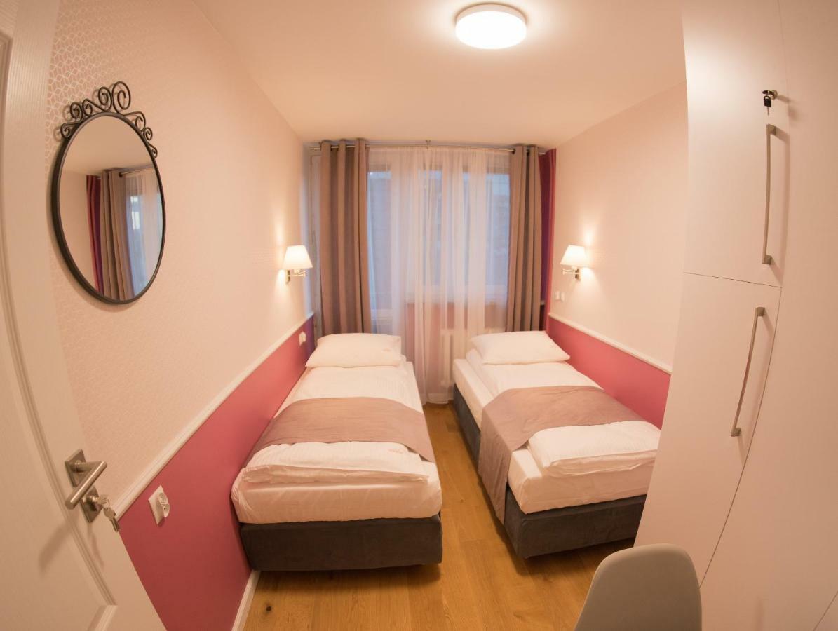 Apartament Hotel Grzybowska 9 Varşova Dış mekan fotoğraf