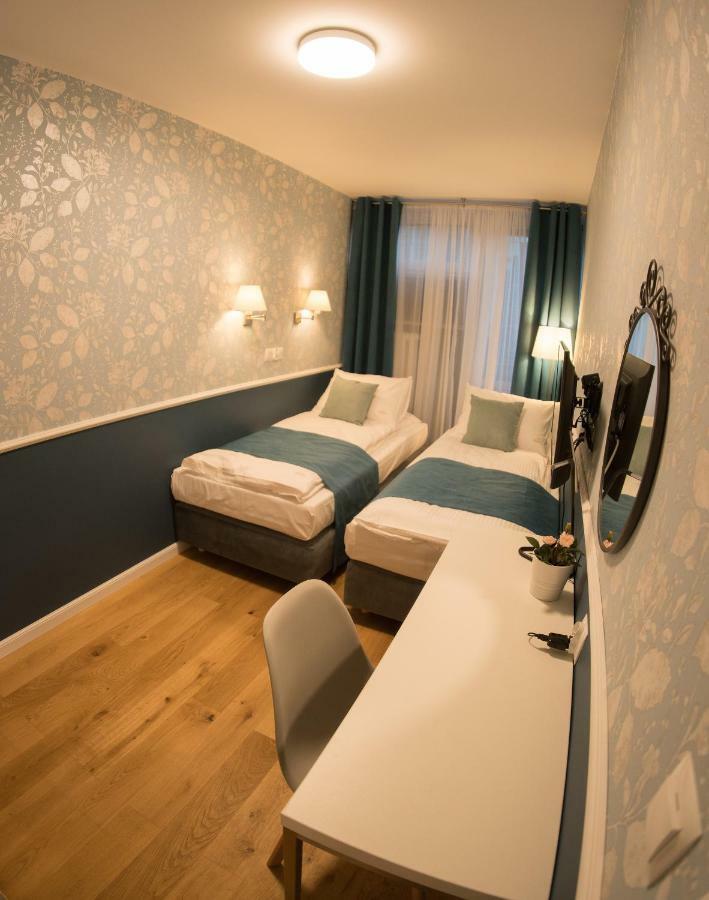 Apartament Hotel Grzybowska 9 Varşova Dış mekan fotoğraf